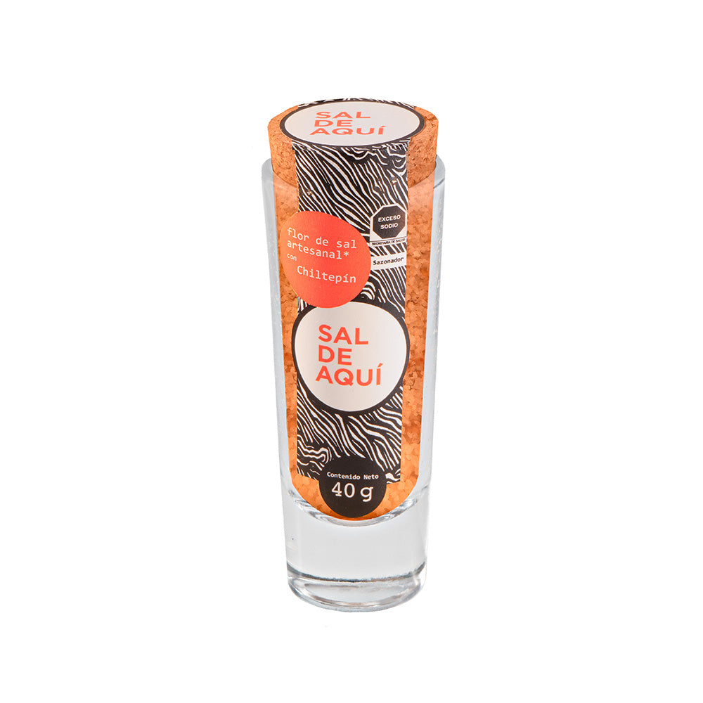 
                  
                    Envase de vidrio con corcho 50 g Flor de sal con chiltepín Sal de Aquí – sal gourmet mexicana sin aditivos ni químicos
                  
                