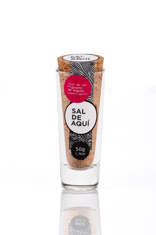 Envase 50g Flor de sal con gusano de maguey - Sal de Aquí – sal gourmet mexicana presentación individual