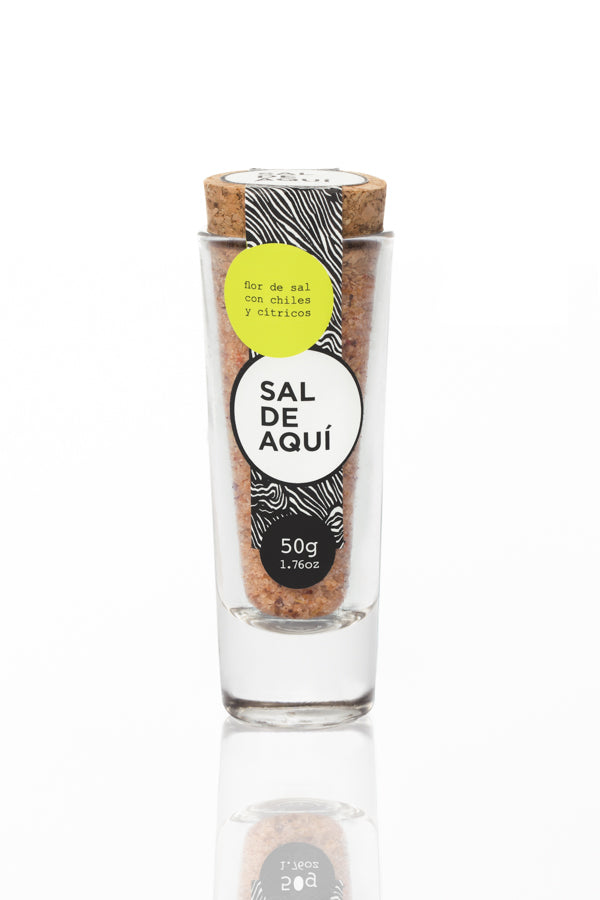Envase 50g Flor de sal con chiles y cítricos Sal de Aquí – sal gourmet mexicana presentación individual sin aditivos